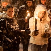 Ljusmanifestation i början av januari till minne av den kvinna som mördades i Rönninge under julhelgen.