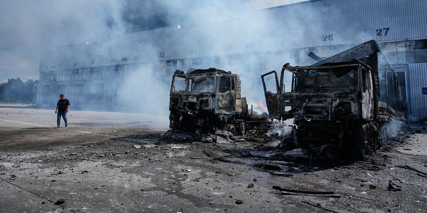 En bild från Kyiv efter en rysk attack.