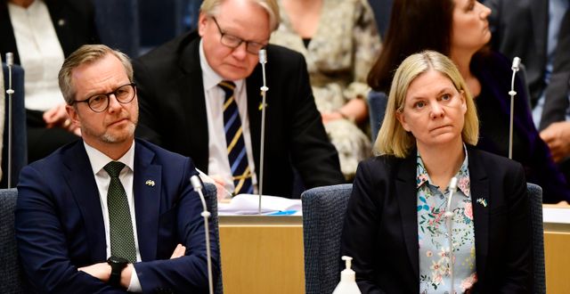 Finansminister Mikael Damberg och statsminister Magdalena Andersson.  Paul Wennerholm/TT