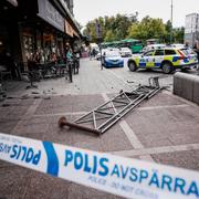 Polis på plats vid järnvägsstationen i Lund under gårdagen. 