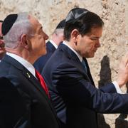 Benjamin Netanyahu och Marco Rubio vid klagomuren i Jerusalem, 14 september 2025. 