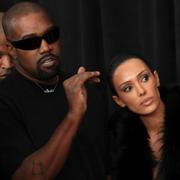 Kanye West och hans fru Bianca Censori på Grammygalan.