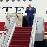 USA:s president går ur det nya planet.