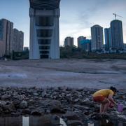 Floden Yangtze som rinner genom staden Chongqing.