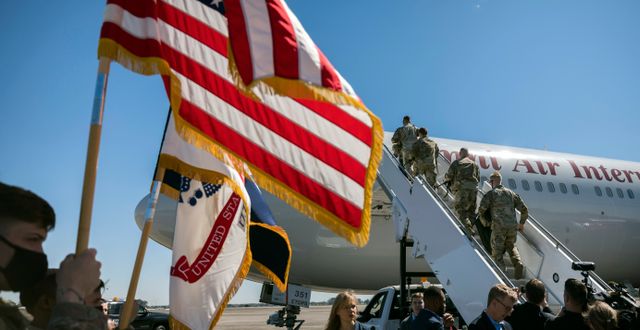 USA skickade i onsdags 180 soldater till Tyskland. Stephen B. Morton / AP