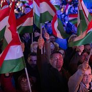 Anhängare av den ungerska ledaren Viktor Orbán under ett kampanjmöte den 16 mars.