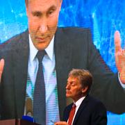 Peskov vid en presskonferens 2020.