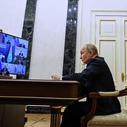 Vladimir Putin under ett regeringsmöte på torsdagen.