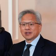 Jensen Huang håller tal i Vita huset. 