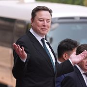 Elon Musk är på besök i Kina tillsammans med Donald Trump.