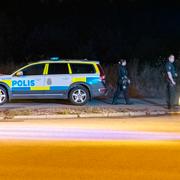 Polisen arbetar vid ungdomshemmet i samband med fritagningen.