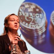 Cecilia Skingsley, vice riksbankschef, presenterar planerna på en E-krona 2016. 