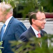 Vita husets stabschef John Kelly och biträdande justitieminister Rod Rosenstein träffades på måndagen, efter uppgifter om att Rosenstein erbjudit sig att avgå. 