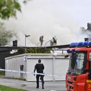 Polisinsats efter måndagens explosion vid en bostad i Hässelby villastad i nordvästra Stockholm. Det var den andra sprängningen i Hässelby på en vecka.