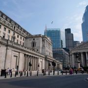 Mycket av guldet förvaras hos Bank of England i London. 