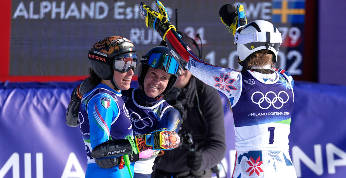 Thea Louise Stjernesund, till höger, right, Sara Hector i mitten och Federica Brignone till vänster. 