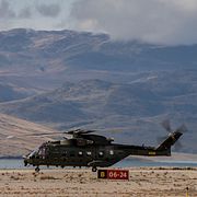 Danska försvarets helikopter vid Narsarsuaq, Grönland den 9 september 2026.