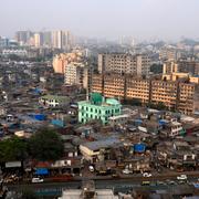 Vy över Dharavi, som kallas ”ett av Asiens största slumområden”.