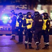 Poliser på Champs Élysées.