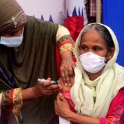 Covidvaccinering i Dhaka, Bangladesh, september 2021.