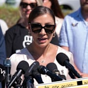 Marina Lacerda på en pressträff i höstas/bilder från Epstein-dokumenten.