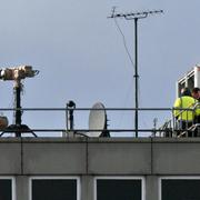 Utrustning för att fånga drönare på ett tak vid Gatwick flygplats.