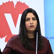 Vänsterpartiets partiledare Nooshi Dadgostar (V) presenterar partiets vårbudget.