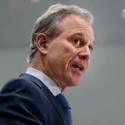 Eric Schneiderman. 