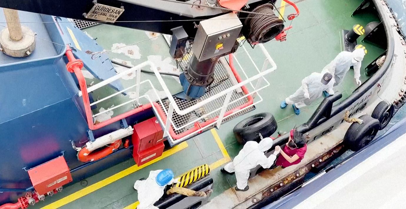 Hälsoarbetare på MV Hondius, 4 maj.