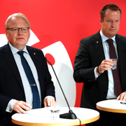 S-ministrarna Hultqvist och Ygeman/Jimmie Åkesson (SD). 