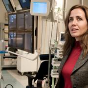 Filippa Reinfeldt besöker Neurocentrum på Karolinska sjukhuset.