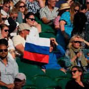 En rysk flagga under förra sommarens Wimbledon-turnering.