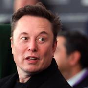 Elon Musk i publiken under ett av Donald Trumps tal tidigare i år. 