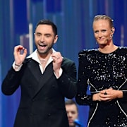 Programledarna Måns Zelmerlöw och Carolina Klüft under Idrottsgalan som arrangeras på Strawberry arena på måndagskvällen. 