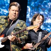 Mats Persson och Per Gessle under sommarturnén 2019. 