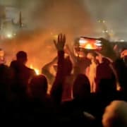 Demonstranter i Teheran.