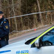 Polis på platsen där kvinnan hittades i Silverdalen.