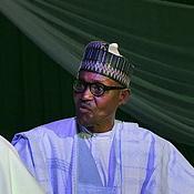 Muhammadu Buhari i en ceremoni där hans valseger bekräftades av valkommissionen.