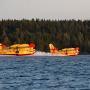 Franska och italienska brandflyg under en tidigare insats i Sverige.