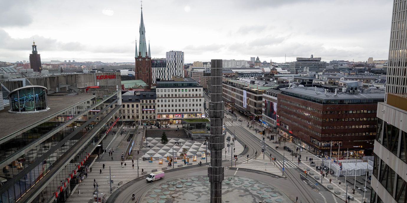 Sergels torg med glasobelisken och Plattan.