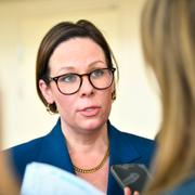 Utrikesminister Maria Malmer Stenergard (M) intervjuas efter interpellationsdebatt i riksdagen. 