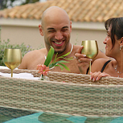 Pressbild från tredje säsongen av Love is Blind: Sverige