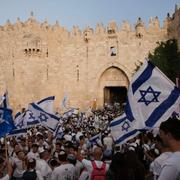 Israeler i en parad i Jerusalem under måndagen.