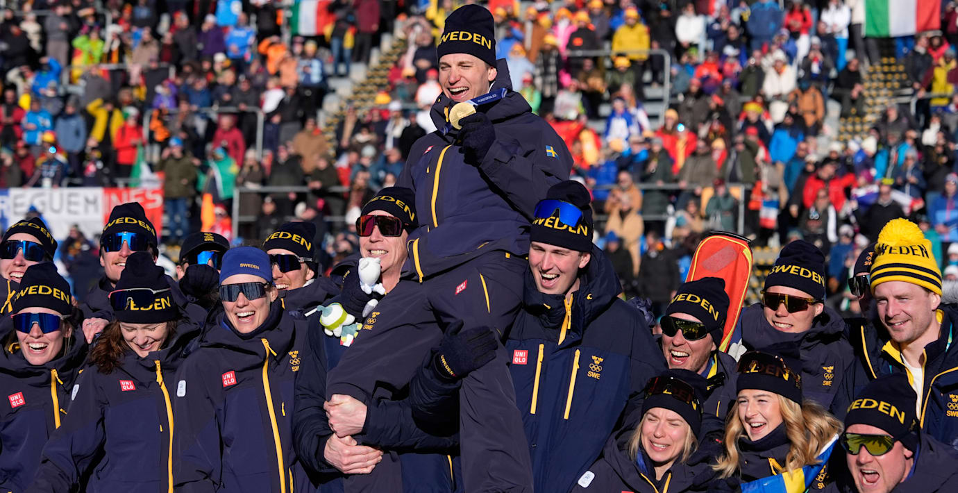 Martin Ponsiluoma hyllas. 