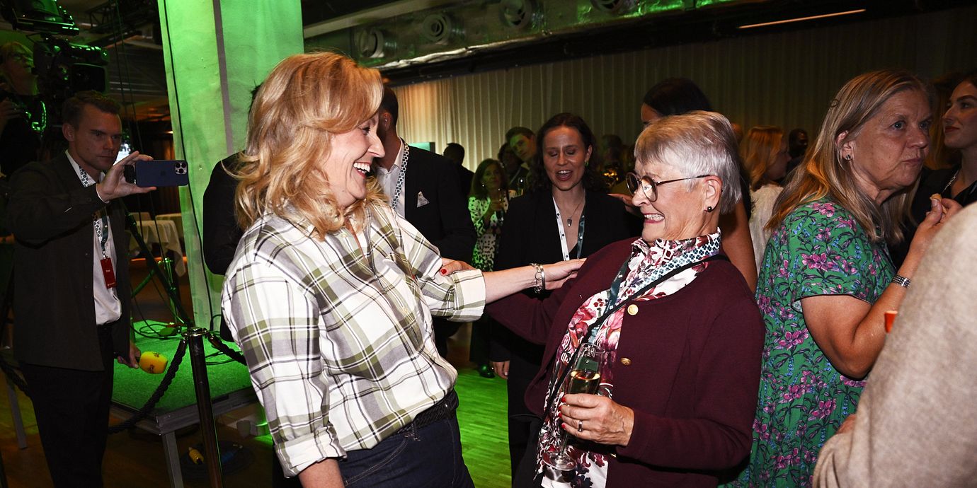 Arkivbild från valdagen: Centerpartiets partiledare Elisabeth Thand Ringqvist och tidigare partiledaren Maud Olofsson.