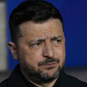 Zelenskyj och en bild på det israeliska luftförsvaret.