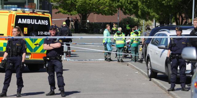 Skottlossning i Hjällbo - en död och flera skadade