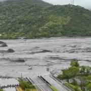 Stillbild ur drönarvideo från Dong Wen Transports av resterna av den kollapsade Mataianbron i Hualien, Taiwan den 23 september 2025. 