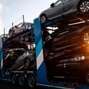 Illustrationsbild: A lorry with car carrier trailer leaves the Honda car plant in Swindon, Britain.