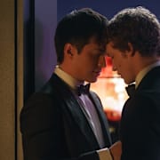 Shane Hollander (Hudson Williams) och Ilya Rozanov (Connor Storrie).